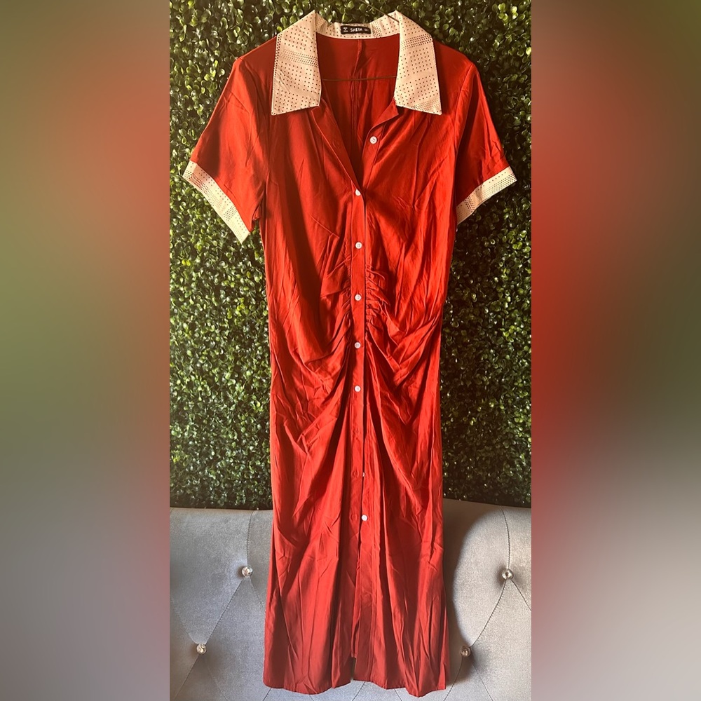 Rust red w/Ivory collar & sleeve trim button down midi dress w/ matching belt